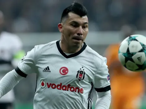 El West Ham va otra vez por Gary Medel