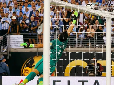 Bravo: "Un día como hoy, campeones de la Copa Centenario"