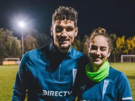 Dituro comparte con las jugadoras de la UC en la previa del clásico