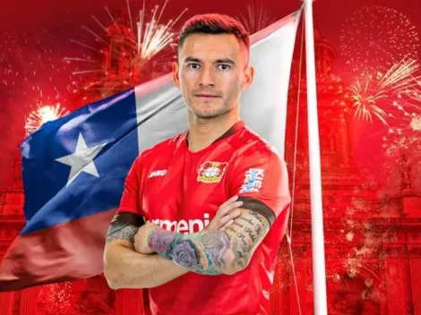 Leverkusen saluda a Chile con la bandera al revés y Charles