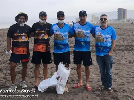 Plantel de San Marcos de Arica limpia la Playa Chinchorro