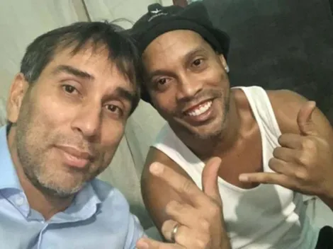 Ex U de Chile visita a Ronaldinho en la cárcel: "Él está triste en prisión"