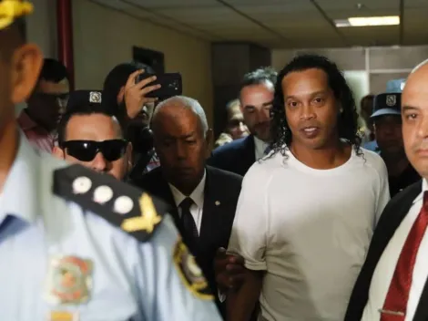 Revelan la nueva vida de Ronaldinho en prisión: "Come asado todo el día"