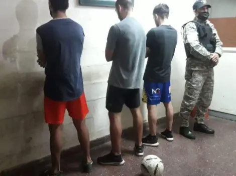 Futbolistas argentinos son detenidos por jugar fútbol en la calle