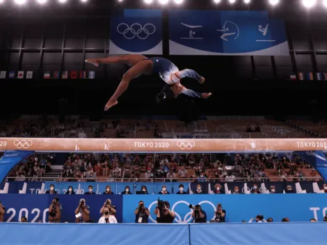 Simone Biles vuelve con una gran sonrisa y gana bronce