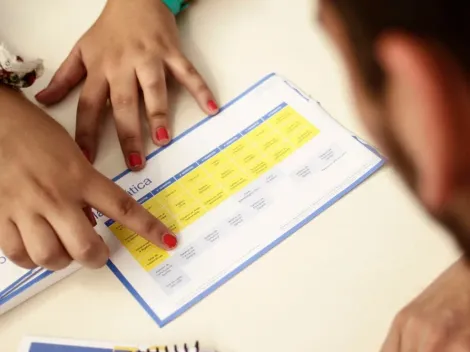¿Cuándo y a qué hora se conocen los resultados de la acreditación socioeconómica?