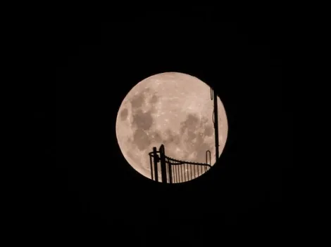 ¿De qué se trata la Luna Rosada y qué día se podrá ver en Chile?