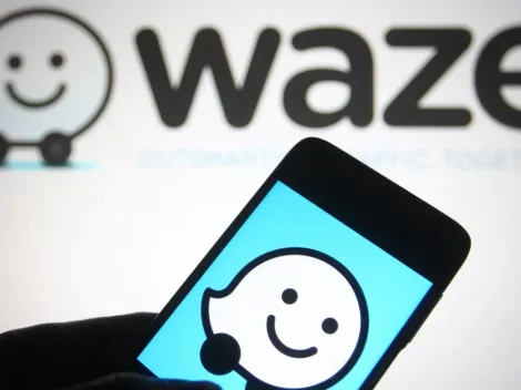 ¿Cómo controlar Waze por voz?