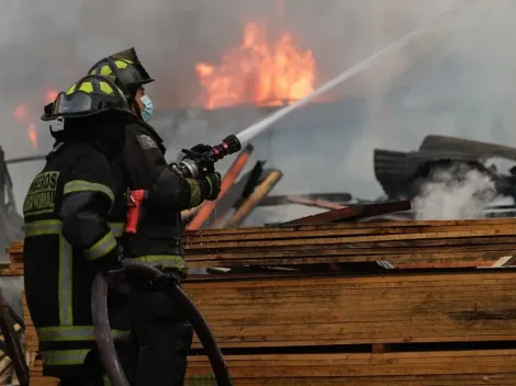 Ojo al fuego: Cuerpo de Bomberos de Santiago lanza campaña de invierno