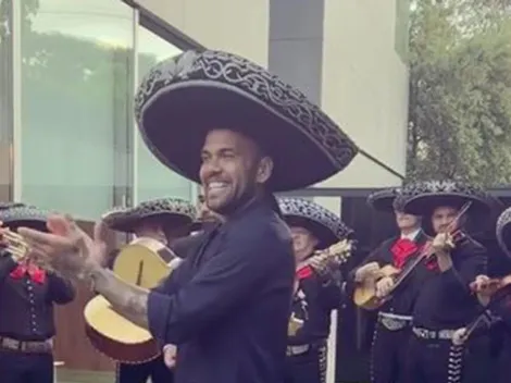 Pumas alcanza un acuerdo con Dani Alves, quien cantó con mariachis