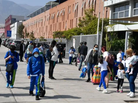 Mineduc actualiza protocolos para colegios ante anuncios del Minsal