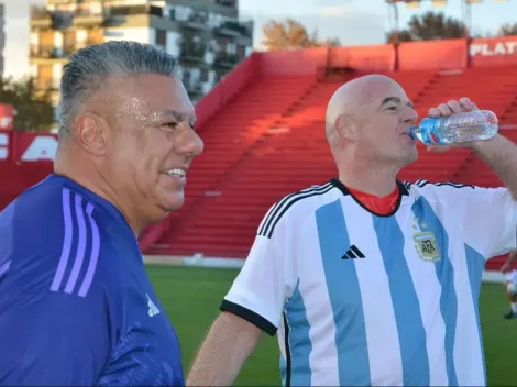 ¿Muy notorio? Infantino juega pichanga con la camiseta de Argentina