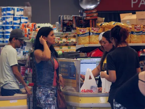 ¿Están abiertos los supermercados este lunes feriado 26 de junio?