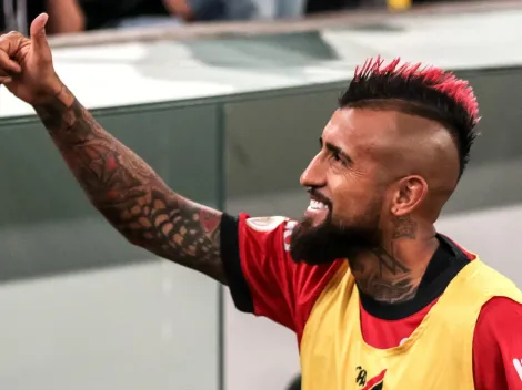 Arturo Vidal debuta en triunfo del Paranaense