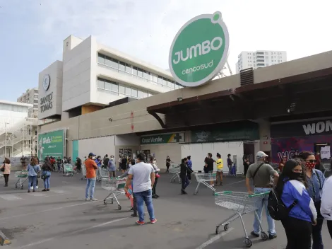 ¿A qué hora cierran los supermercados este martes feriado?