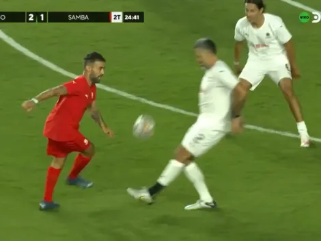 Mago Valdivia brilla y babea por Ronaldinho en el Partido de Leyendas