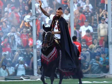 Al estilo real: La primera vuelta olímpica de Vidal en el Monumental