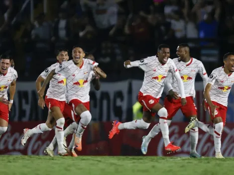 Penal pateado como el ajo clasifica a Bragantino en Libertadores