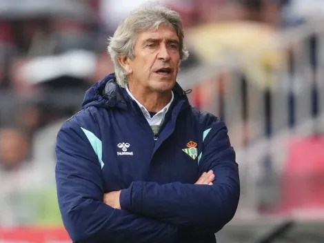 Betis no piensa sacar a Pellegrini de la banca pese a la crisis