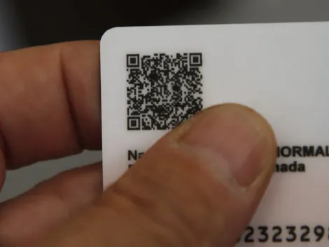 Anuncian pasaporte y carnet en versión digital