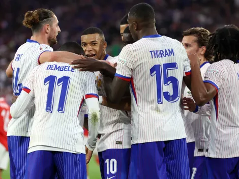 Francia y Mbappé debutan: más suerte que fútbol