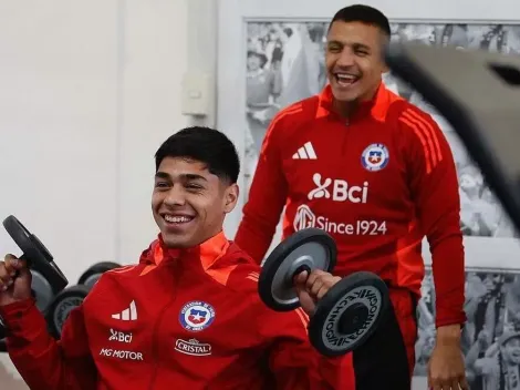 Alexis Sánchez apadrina a Darío Osorio en la Roja