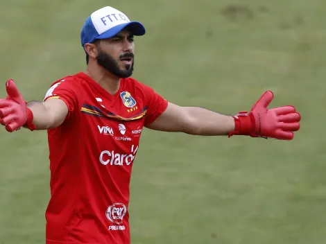 Johnny Herrera se burla de la UC por el polémico gol anulado