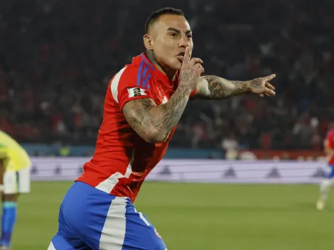 Vargas manda un palo a Palacios: compañero albo le da like