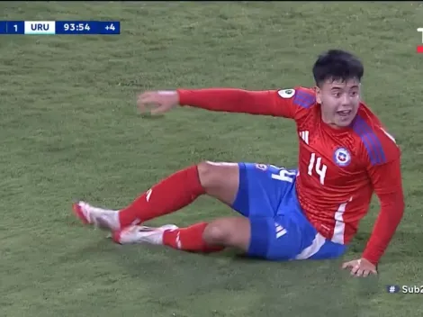 ¿Robo? El penal no cobrado que provocó la furia de la Roja ante Uruguay