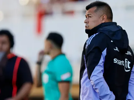 Almirón vive el susto de su vida: Hinchas lo aprietan tras papelón