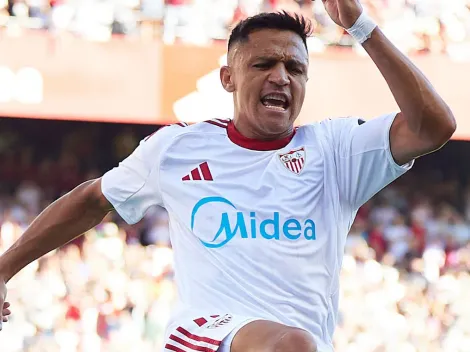 Revuelo en España: Alexis se ganó al Sevilla tras festejar su gol al Barcelona