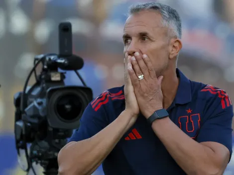 Regalos, lienzo y fotos: así fue la despedida de Álvarez en la U