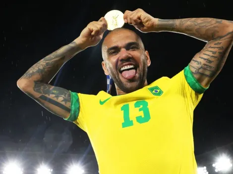 Fora do São Paulo, Daniel Alves pode reforçar grande clube europeu