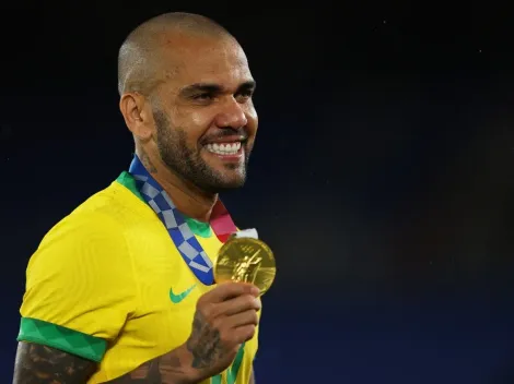 Na mira de gigantes, Daniel Alves define seu futuro