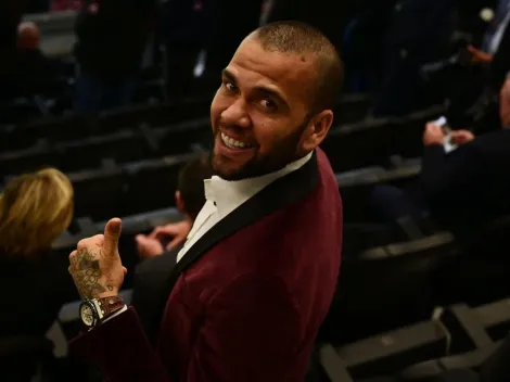 Daniel Alves volta a pauta de gigante brasileiro e negócio pode ser selado em janeiro