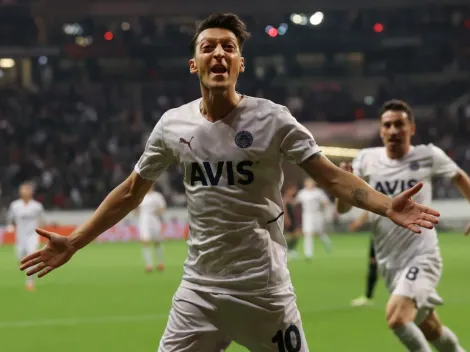 Ozil pode estar retornando à Premier League em 2022