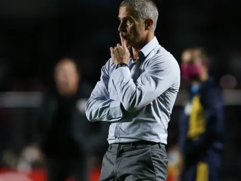 Torcida do Corinthians se irrita com Sylvinho e pede a chegada de ex-Roma ao comando da equipe