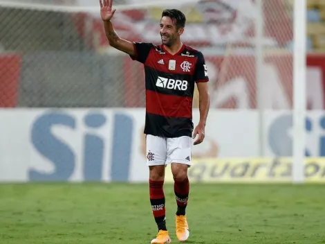 Fora dos planos do Flamengo, Isla pode acertar com outro gigante brasileiro