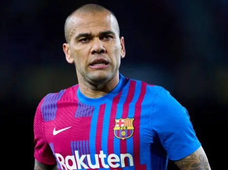 Mais já? Barcelona toma decisão importante sobre o futuro de Daniel Alves no clube