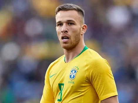 De volta a Seleção Brasileira, Arthur é sondado por gigante da Premier League