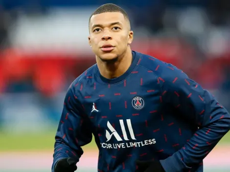 Mbappé se reúne com a família para discutir renovação com o PSG