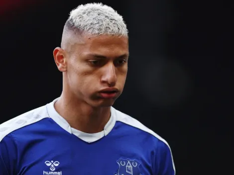 Richarlison responde a ídolo histórico do Liverpool após permanência do Everton na Premier League: “Lave sua boca”