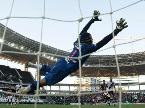 Goleiro de gigante brasileiro se coloca entre os três melhores goleiros do país