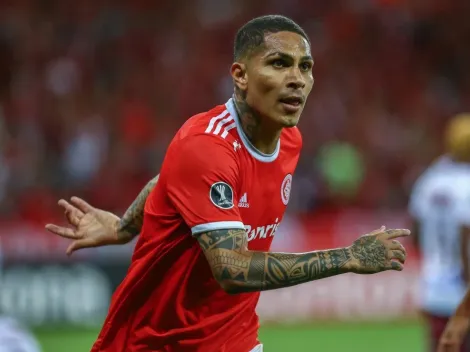 Sem clube, Paolo Guerrero chega ao Rio de Janeiro e reúne com seu empresário