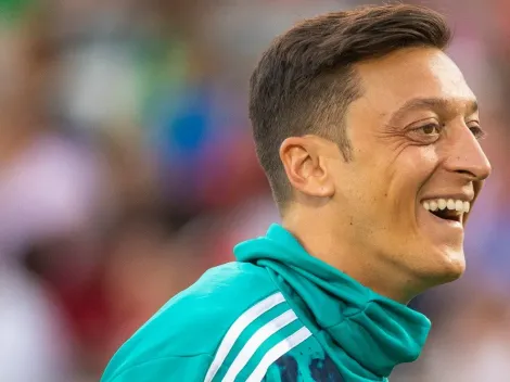 Özil cogita 'pendurar as chuteiras' para seguir carreira inusitada