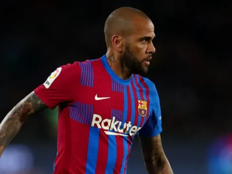 Negociações avançam, e Daniel Alves fica próximo de fechar com clube que disputa a Libertadores