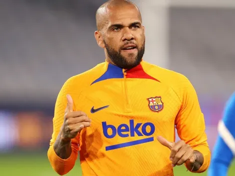 Negociações avançam, e Daniel Alves fica próximo de acerto com clube inusitado