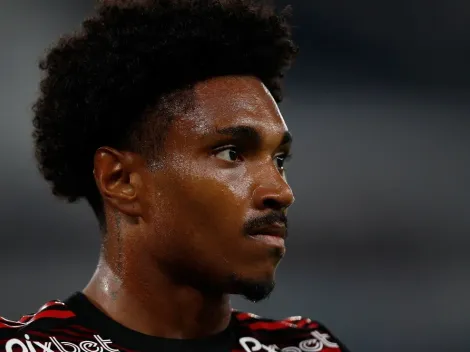 Dois clubes disputam a contratação do atacante Vitinho, do Flamengo