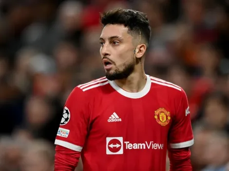 Faltam apenas detalhes: Alex Telles deixará o Man United rumo a outro grande clube