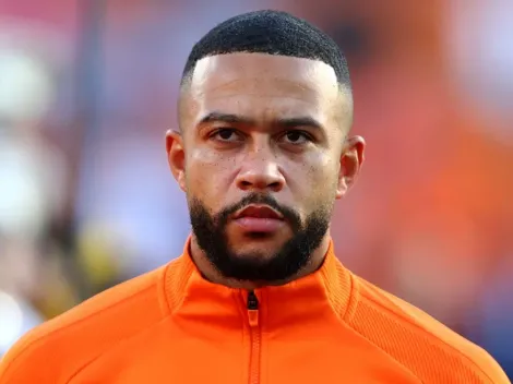 Gigante da Premier League prepara investida para fechar com Depay